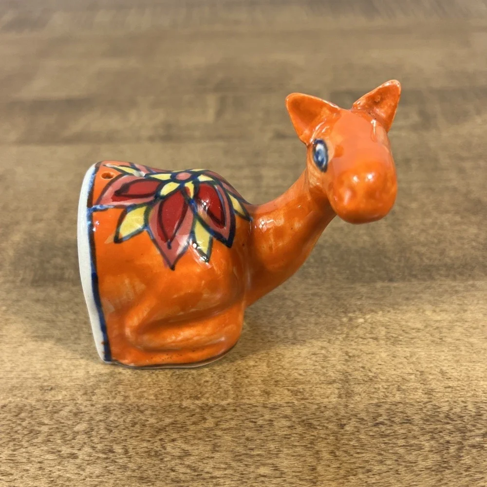 Camel W/‎ Floral Design Ceramic Salt & Pepper Shakers Orange